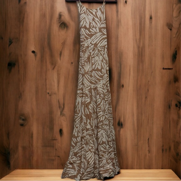 Willow Maxi Dress With Perfect Design And Print For Tropical Climates - Picture 2 of 10